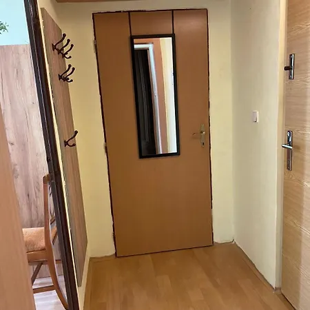Apartmany 2Kk U Fakultni Nemocnice Volne Parkovani Hradec Kralove Exterior photo