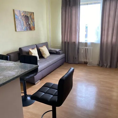 Apartmany 2Kk U Fakultni Nemocnice Volne Parkovani Hradec Kralove Exterior photo
