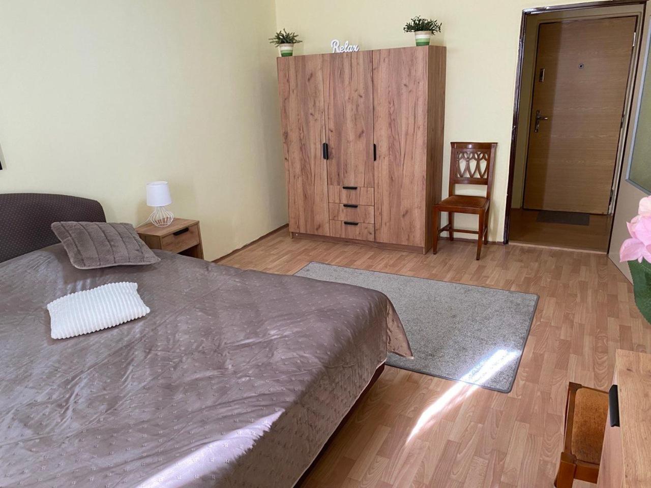 2kk U Fakultni Nemocnice Volne Parkovani Apartment